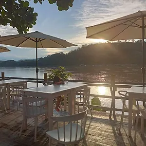** Bed & Breakfast Dear House Laos
